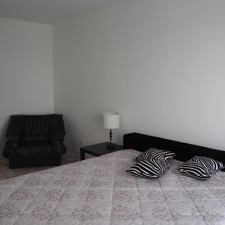 By Janzen O Διαμέρισμα *